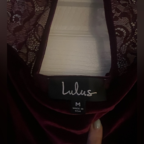 Lulus Maroon velvet dress - size M - Picture 2 of 4